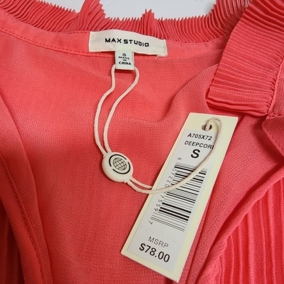 NWT MAX STUDIO Accordion Pleated Relaxed Blouse Top, Coral Chiffon. Size Small - Picture 3 of 7